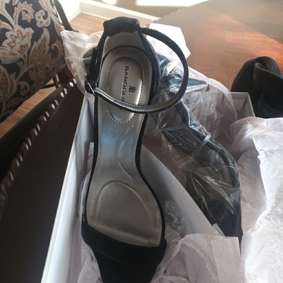 Bandolino Gorgeous Sexy Vintage Style Black Ankle Strap Heels 8.5 M NWT Orig Box - Picture 5 of 6